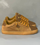 Tênis tesla Hertz camel